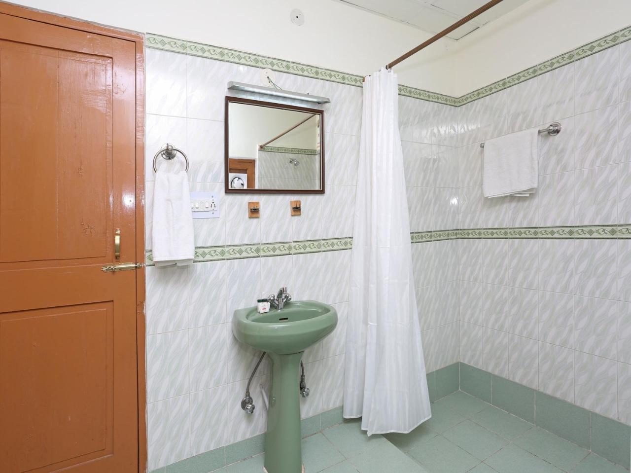 Oyo 7138 Acharya Cottage Manāli Eksteriør bilde